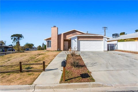 Photo of 16422 Tolowa Rd, Apple Valley, CA 92307 (MLS # CV26211184)