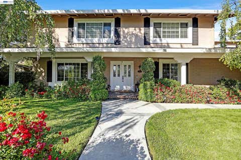 Photo of 1007 El Capitan Drive DR, Danville, CA 94526 (MLS # 41140880)
