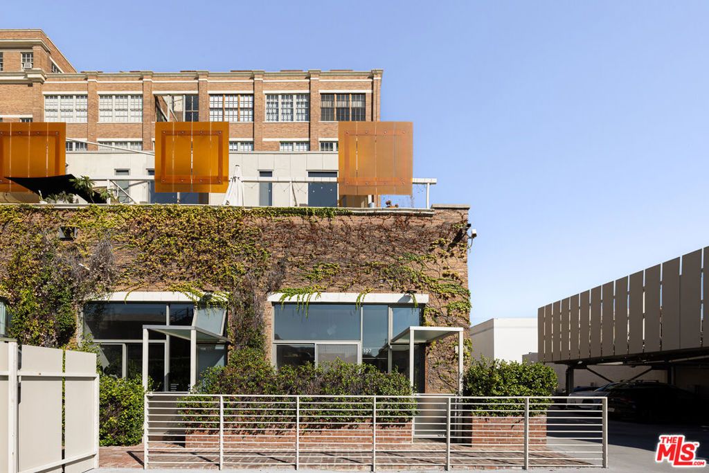 Photo of 1850 Industrial Street #107, Los Angeles, CA 90021 (MLS # 26637401)