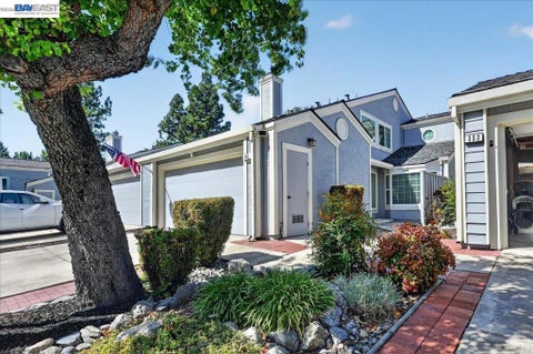 Photo of 345 Northwood Cmns, Livermore, CA 94551 (MLS # 41147520)