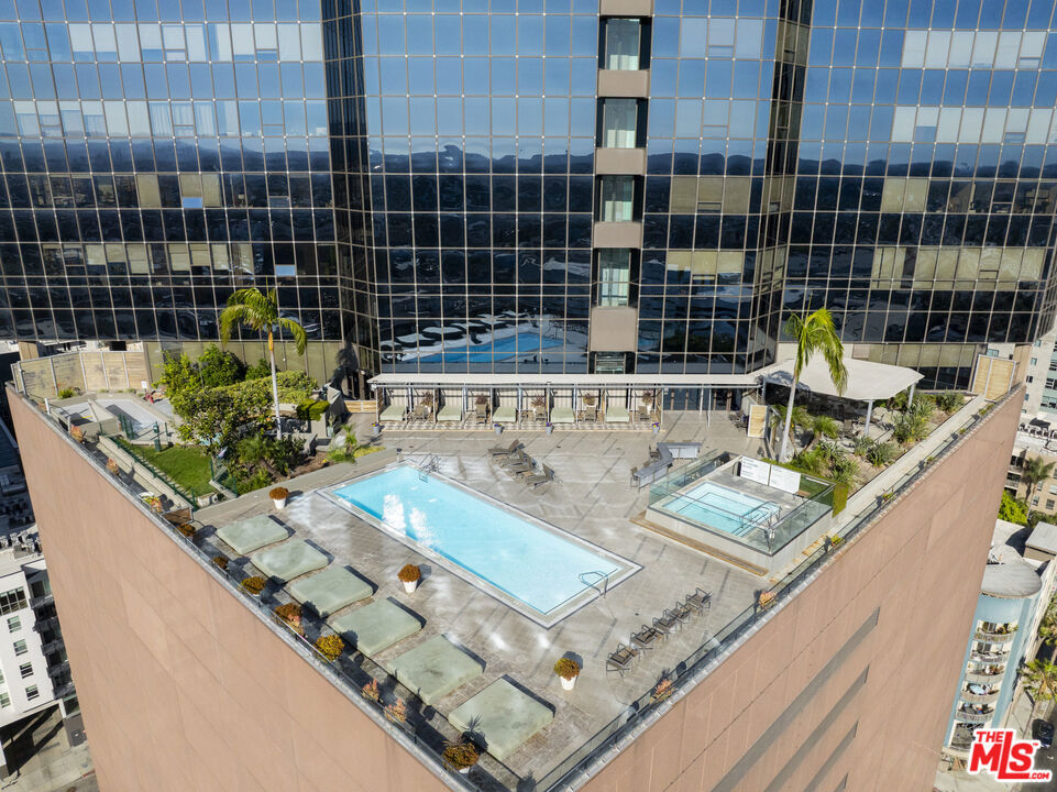 1100 Wilshire Boulevard 2911