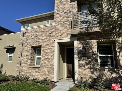 231 Cultivate Irvine CA 92618