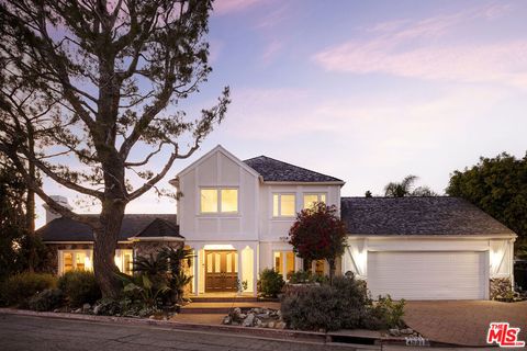 Photo of 4061 Farmouth Drive, Los Angeles, CA 90027 (MLS # 26663483)