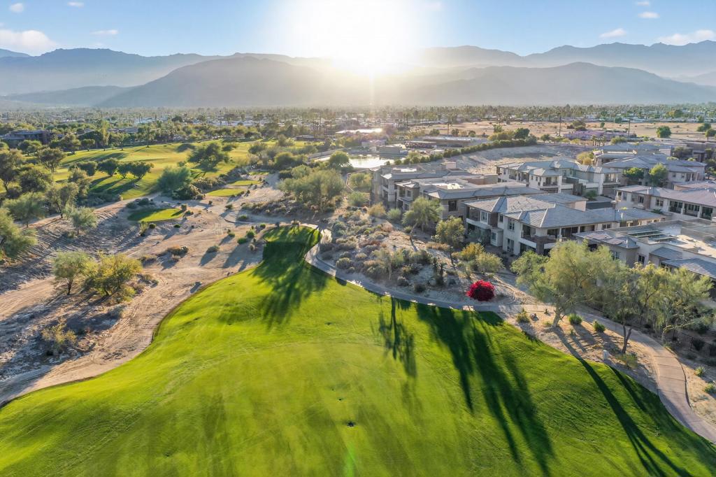 The Retreat at DW - Residential