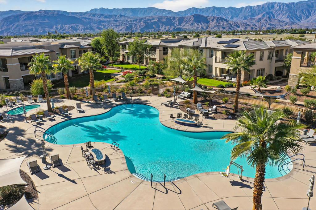 The Retreat at DW - Residential