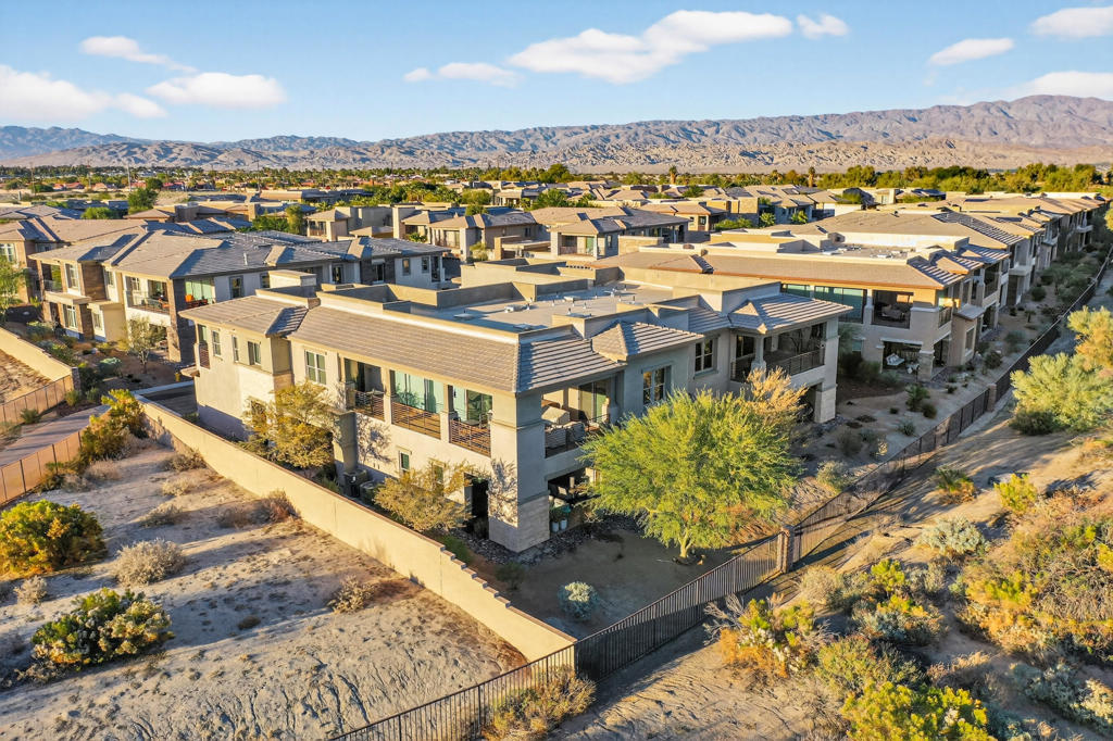 The Retreat at DW - Residential