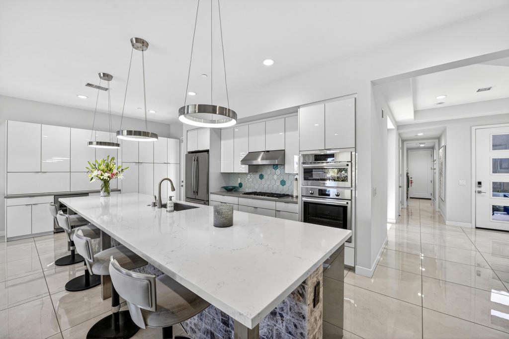 The Retreat at DW - Residential