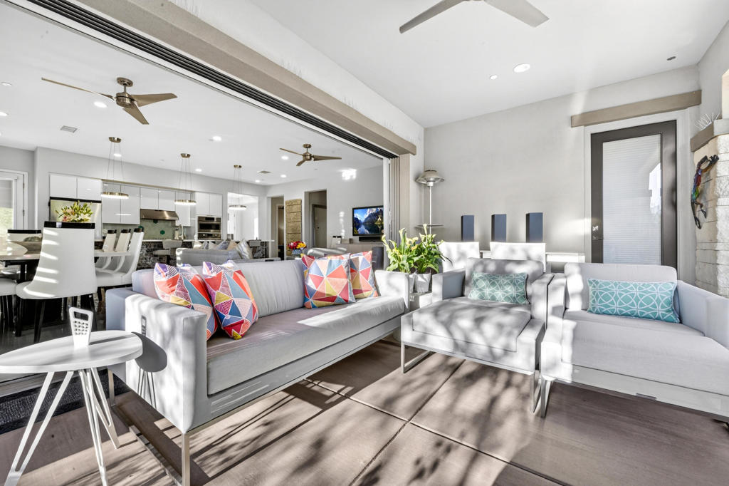 The Retreat at DW - Residential