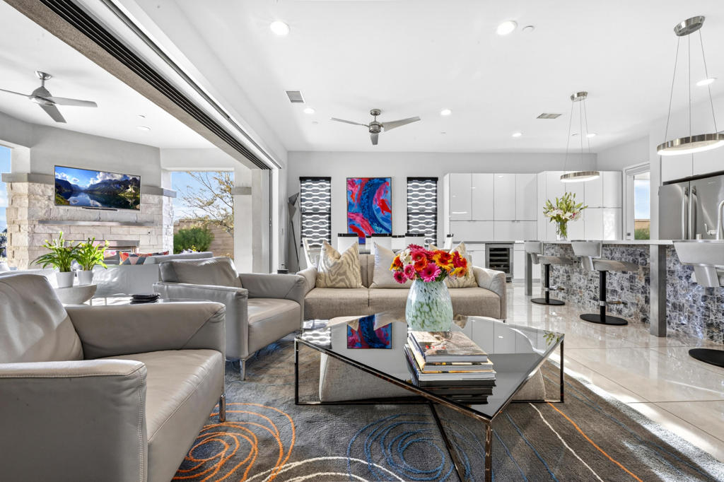 The Retreat at DW - Residential