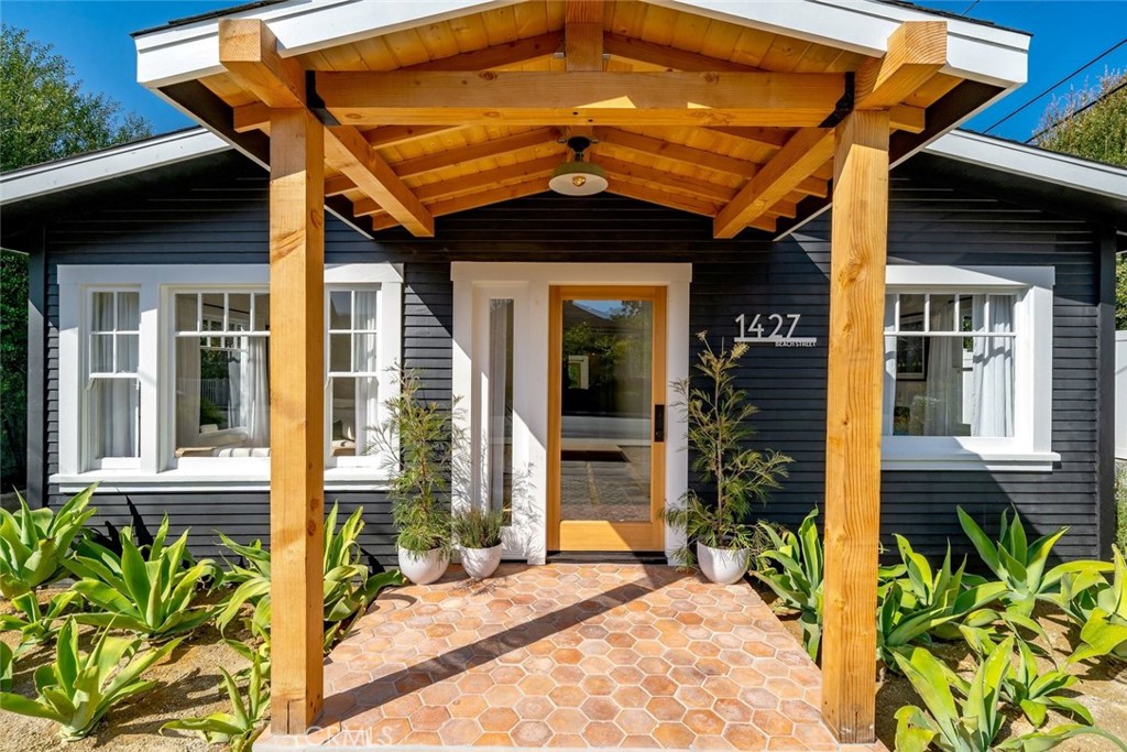 1427 Beach