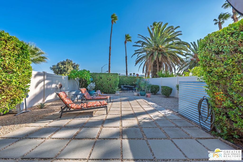 Sunrise Palms - Residential