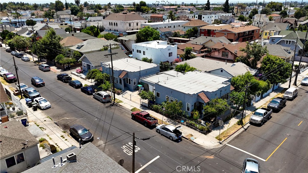 Charming 5-Unit Property Minutes from Downtown LA – Well-Maintained with Strong Tenants
Welcome to this exceptional 5-unit multifamily property located just minutes away from the heart of Downtown Los Angeles. Perfectly positioned for investors or owner-users, this good asset features a well-maintained exterior and interior, offering a blend of stability and potential in one of LA’s most dynamic neighborhoods.
Each unit is spacious, clean, and consistently well maintained , with long-term, reliable tenants in place—providing solid, steady income from day one. The building boasts pride of ownership, with some upgrades and proactive maintenance ensuring minimal deferred costs.
Enjoy easy access to freeways, public transit, and all the entertainment, culture, and job centers that DTLA has to offer, while still benefiting from a good, residential street atmosphere.