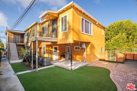 Photo of 1844 18th Street #D, Santa Monica, CA 90404 (MLS # 25610937) Photo of 1844 18th Street #D, Santa Monica, CA 90404 (MLS # 25610937)