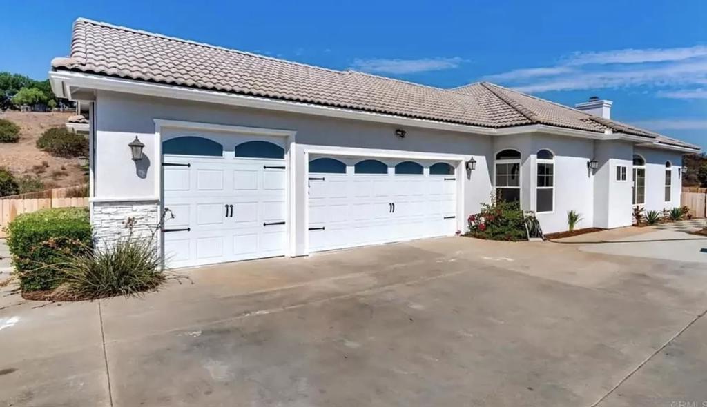 14097 Lazy Acres Dr