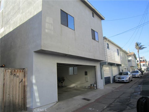 Photo of 308 Manhattan Avenue, Hermosa Beach, CA 90254 (MLS # SB26209835)