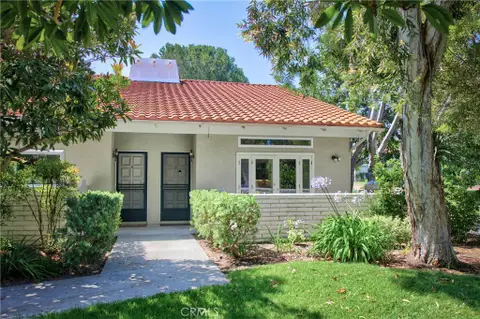824 Via Alhambra Unit D, Laguna Woods, CA 92637 - MLS#: NP26094354
