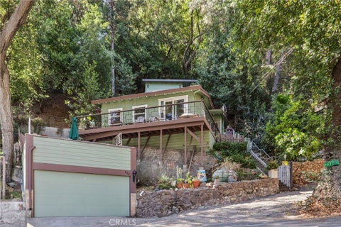 Photo of 432 Fernwood Pacific Dr, Topanga, CA 90290 (MLS # CV26177581)