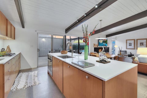 Photo of 408 E Glen Circle N, Palm Springs, CA 92262 (MLS # 219153846PS)