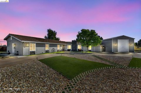 Photo of 59 Old Stagecoach Rd, Brentwood, CA 94513 (MLS # 41132619)