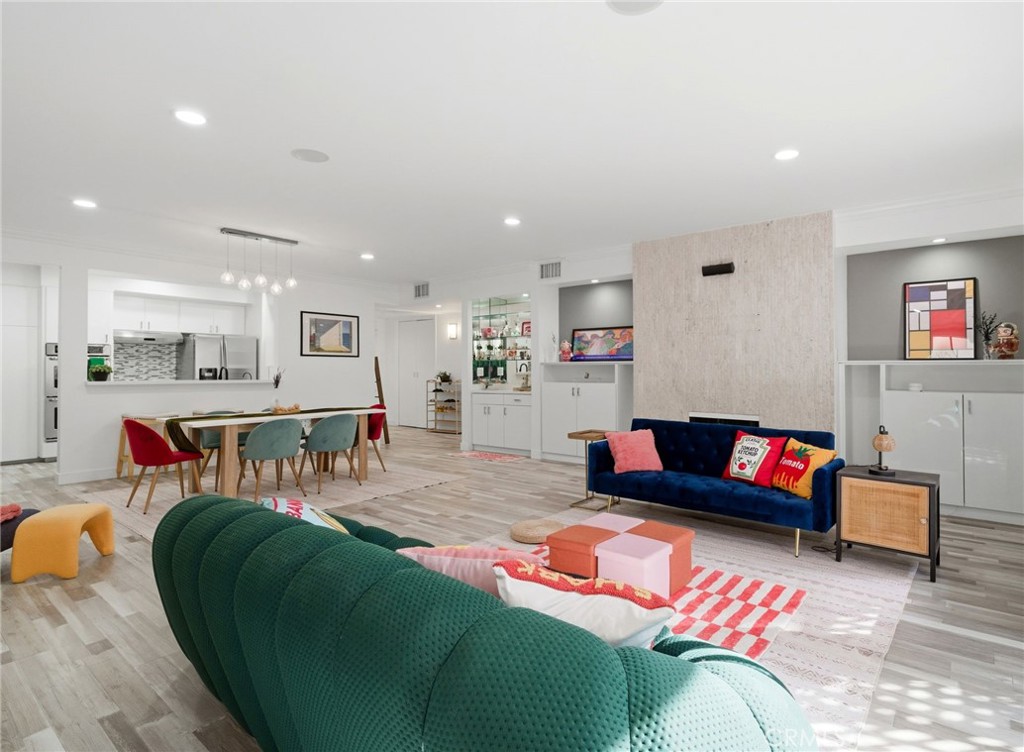 1277 S S Beverly Glen Blvd #107