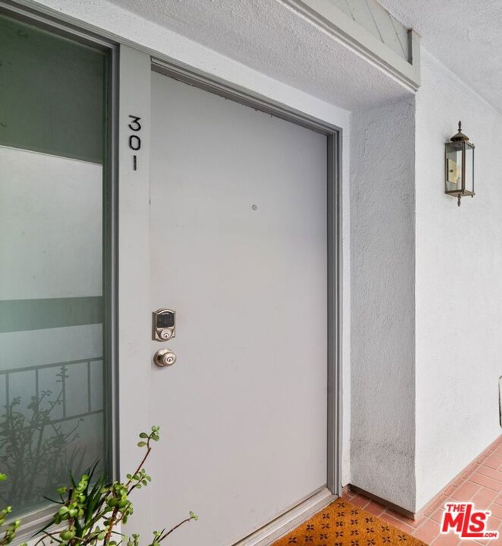 Photo of 930 California Avenue #301, Santa Monica, CA 90403 (MLS # 26662207)