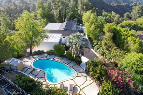 Photo of 2600 Topanga Skyline DR, Topanga, CA 90290 (MLS # SR26153049)