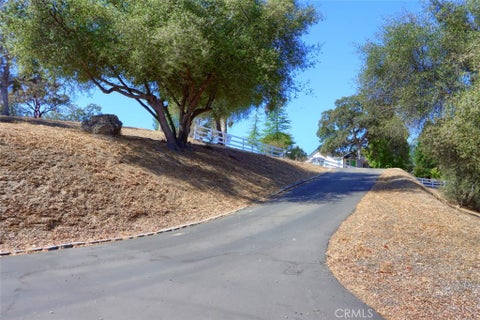 Tiny photo for 32453 Sunset Ridge RD W, Coarsegold, CA 93614 (MLS # FR26225507)