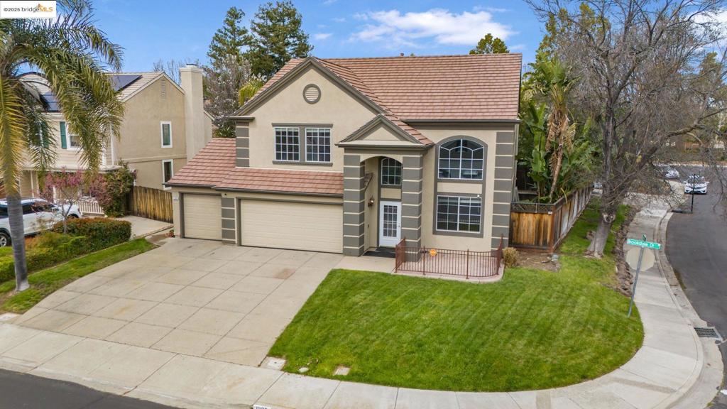 CREEKSIDE - Residential