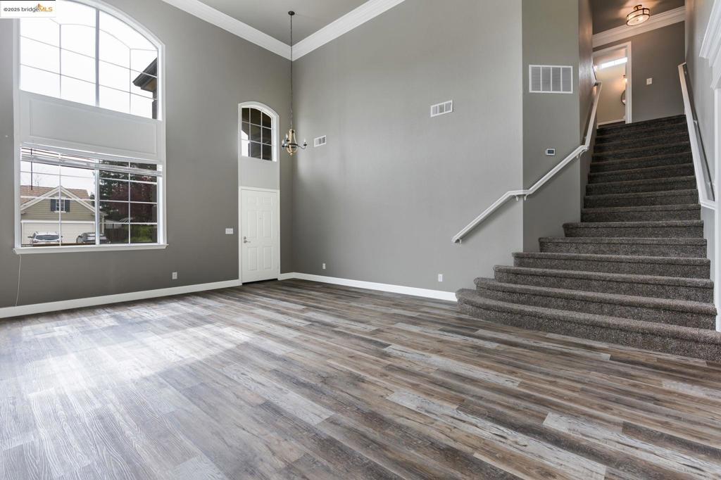 CREEKSIDE - Residential