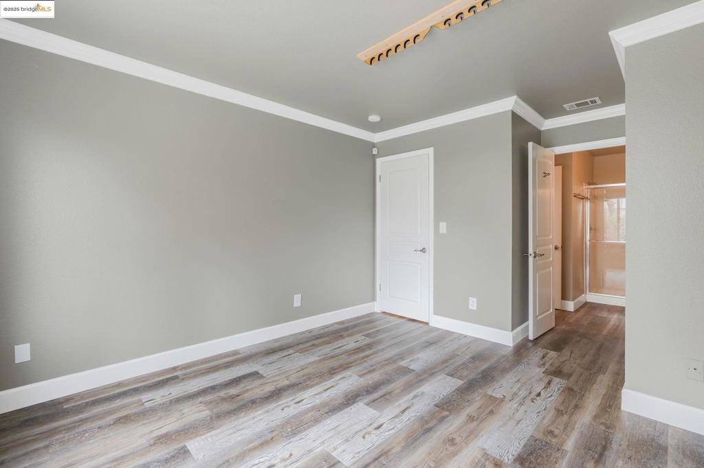 CREEKSIDE - Residential