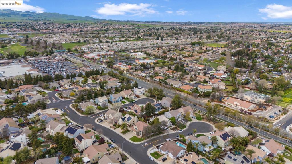 CREEKSIDE - Residential