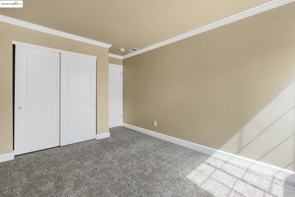 CREEKSIDE - Residential