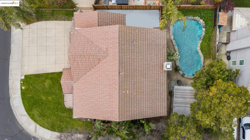 CREEKSIDE - Residential