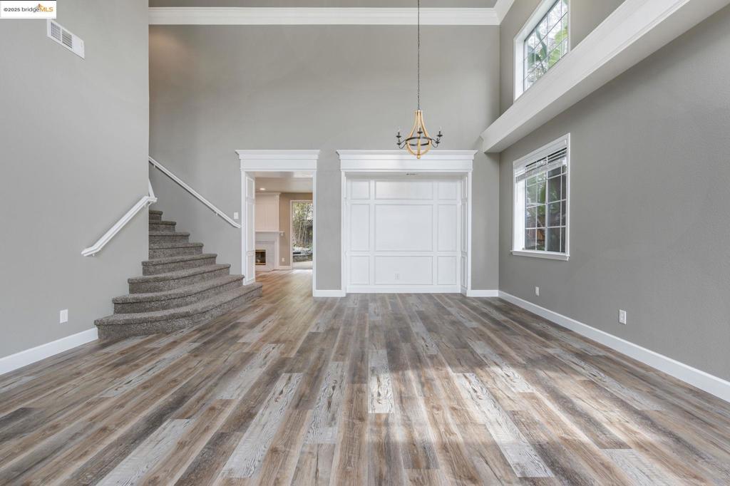 CREEKSIDE - Residential