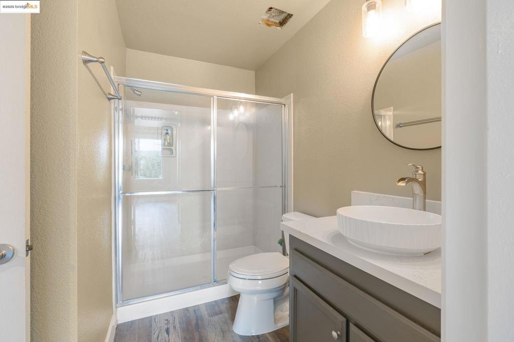 CREEKSIDE - Residential