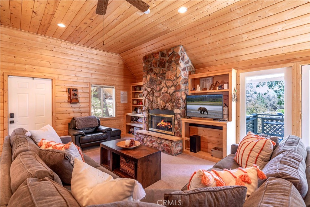 1118 Bruin Trail