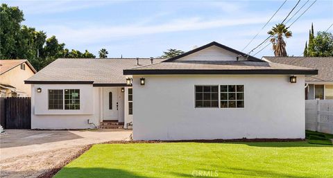 5651 Radford Valley Village CA 91607