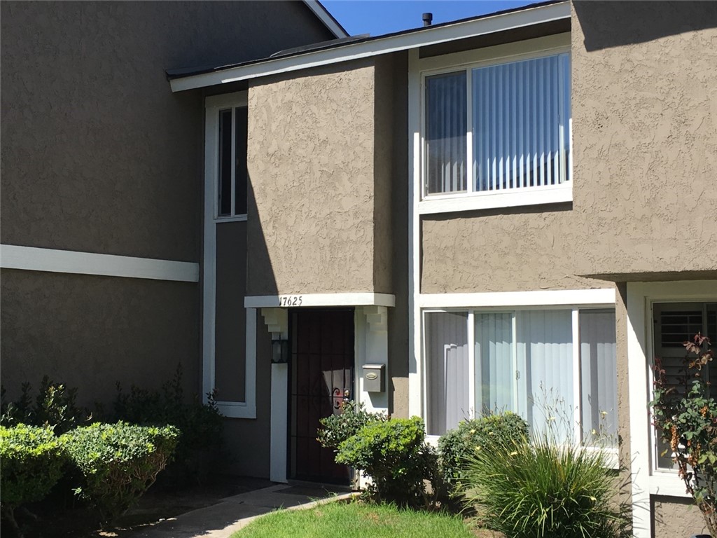 Inviting 2 bedroom / 1 bath townhouse in quiet, tree-lined Bayshore community in beautiful Huntington Beach.
Amenities include:
* U-shaped kitchen with white finished wood cabinetry, abundant counter space, black finished stove, stainless dishwasher, newer sink and fixtures and tile flooring
* Separate dining area with sliding glass door to private, sunny patio.
* Bright, open living room with rich wood laminate flooring.
* Two upstairs bedrooms feature wood laminate flooring and large closets.
* Bathroom features tub/shower combo and sunny frosted window.
* Private patio area with planter bed and access to carport.
* Inside ground floor laundry (stacked washer & dryer included AS-IS)
* Energy efficient dual pane vinyl windows.
* Covered carport with storage and abundant street parking.
* Community pool, clubhouse, playgrounds and greenbelts.
* Close to award winning schools, shopping, entertainment and major freeways.
* Just minutes to world famous beaches and the Huntington Beach pier.
OTHER DETAILS:
* Available now.
* Minimum of one year lease required.
* Small dog may be considered with exceptional income and credit.
* Sorry, smoking and/or vaping of any kind not permitted.
* HOA provides water. Tenant responsible for all other utility services.
* Gardening services provided by HOA.
LEASING REQUIREMENTS:
1) All adults (18 or older) who will reside in the home must submit an online application with copy of their ID and proof of income (if any).
2) Gross combined household income should be a minimum of 3x the rent.
3) We will run a credit report and we require good credit.