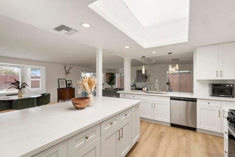 Photo of 1005 Oneonta Avenue Ave, Imperial Beach, CA 91932 (MLS # 260010016SD)