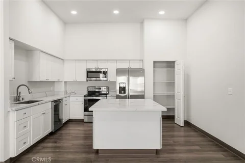 MLS: IG26185171