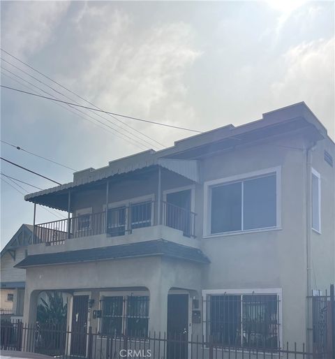 250 W 49th Street 2 Los Angeles CA 90037