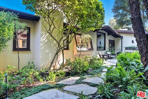 Photo of 1821 Old Ranch Road, Los Angeles, CA 90049 (MLS # 25605117)