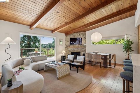 Photo of 6874 Chambers Dr. Dr, Oakland, CA 94611 (MLS # 41130490)