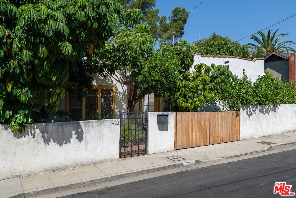 1633 Lemoyne Street