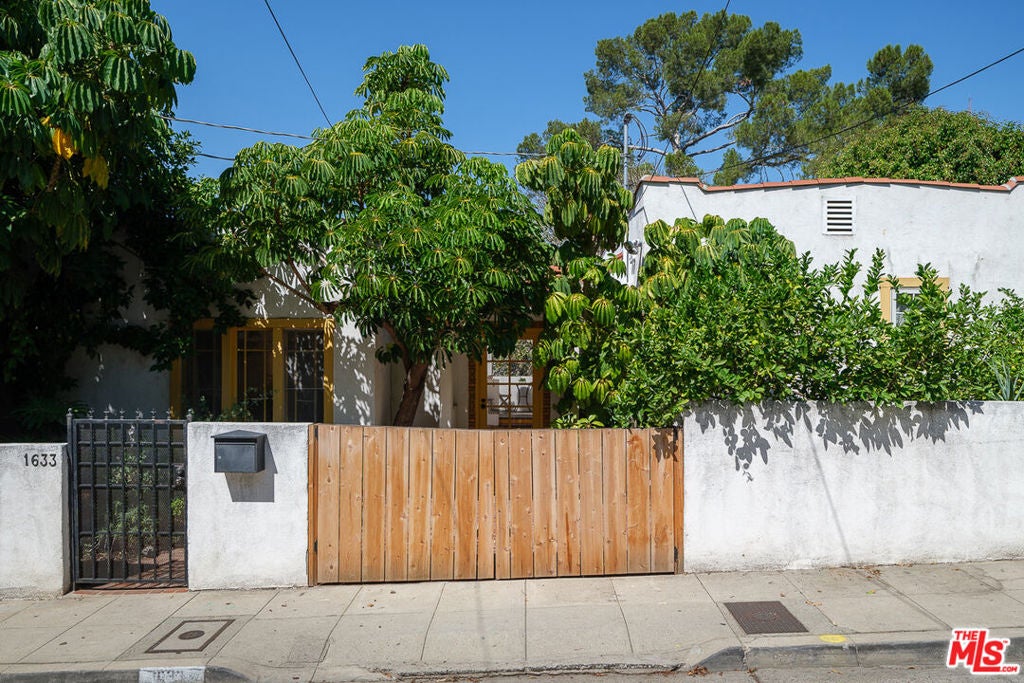 1633 Lemoyne Street