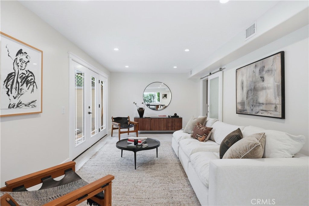 2413 Venier WAY, Costa Mesa CA 92627