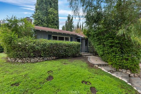 Photo of 5161 Canoga Avenue, Woodland Hills, CA 91364 (MLS # SR26042793)
