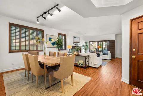 10654 Eastborne Avenue Unit 102, Los Angeles, CA 90024 - MLS#: 25606499