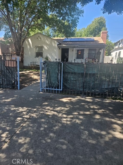 FIVE BEDROOMS, TWO BATH AND GOOD FOR INVESTORS