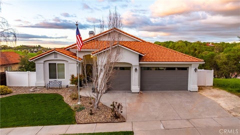 Photo of 507 Grand Canyon Dr, Paso Robles, CA 93446 (MLS # NS26213794)
